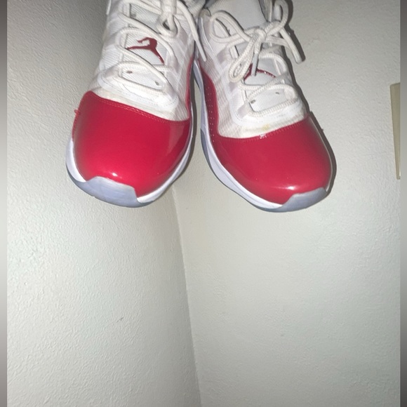 Jordan 11 cherry cmft main image 4